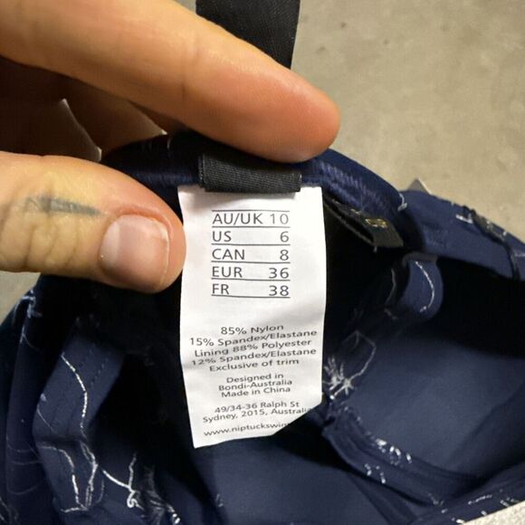 NWT NIPTUCK One-Piece Swimsuit Womens 6 Tummy Control Garden Line Floral Print - Picture 11 of 13